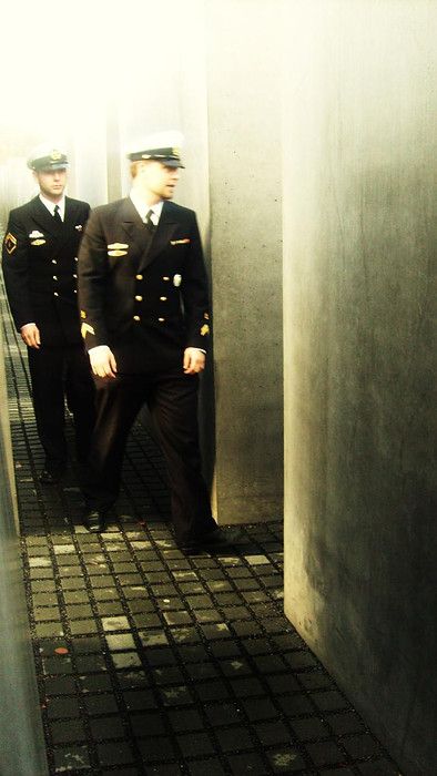 German soldiers at a memorial monument in Berlin.