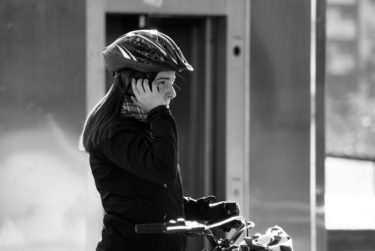 WOMAN CYCLING