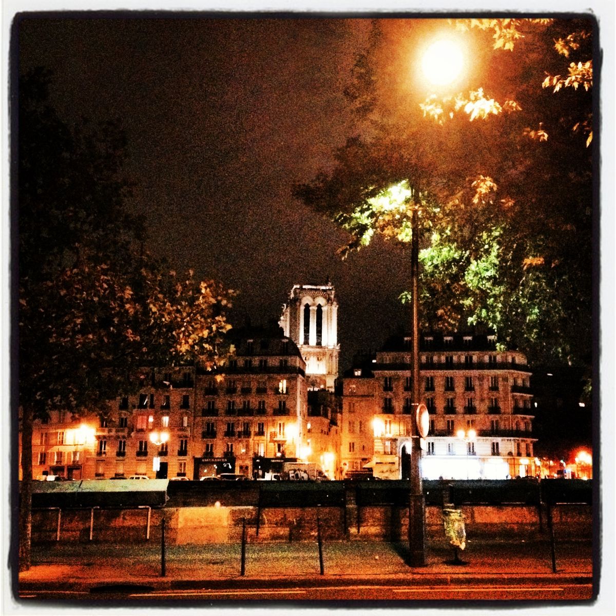 Paris la nuit