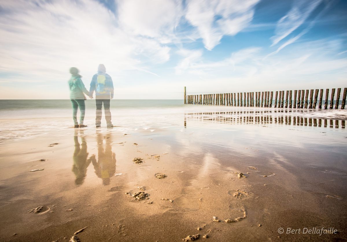 Uitwaaien aan het strand te Koudekerke (Nederland). Foto werd genomen met een NEX-5N systeemcamera en Samyang 12mm F2.0 breedhoeklens.