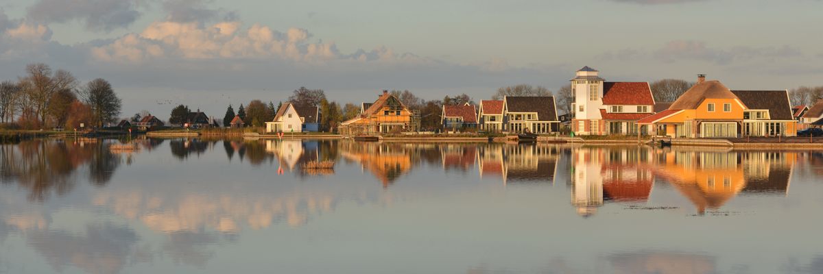 Bodelaeke op een vrijwel windstille dag