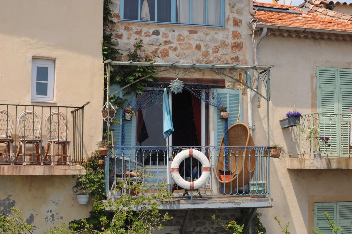 Antibes, een super klein appartementje, maar mooi .....