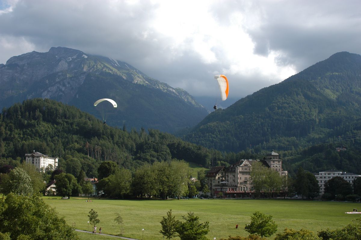 Interlaken. Parasailing